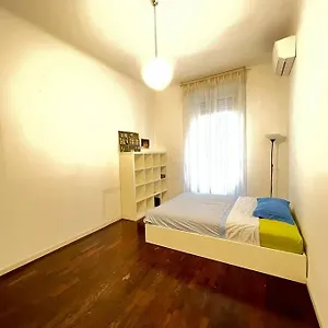 modern-pretty-apartment-near-isola-zone.it-lombardy.com/